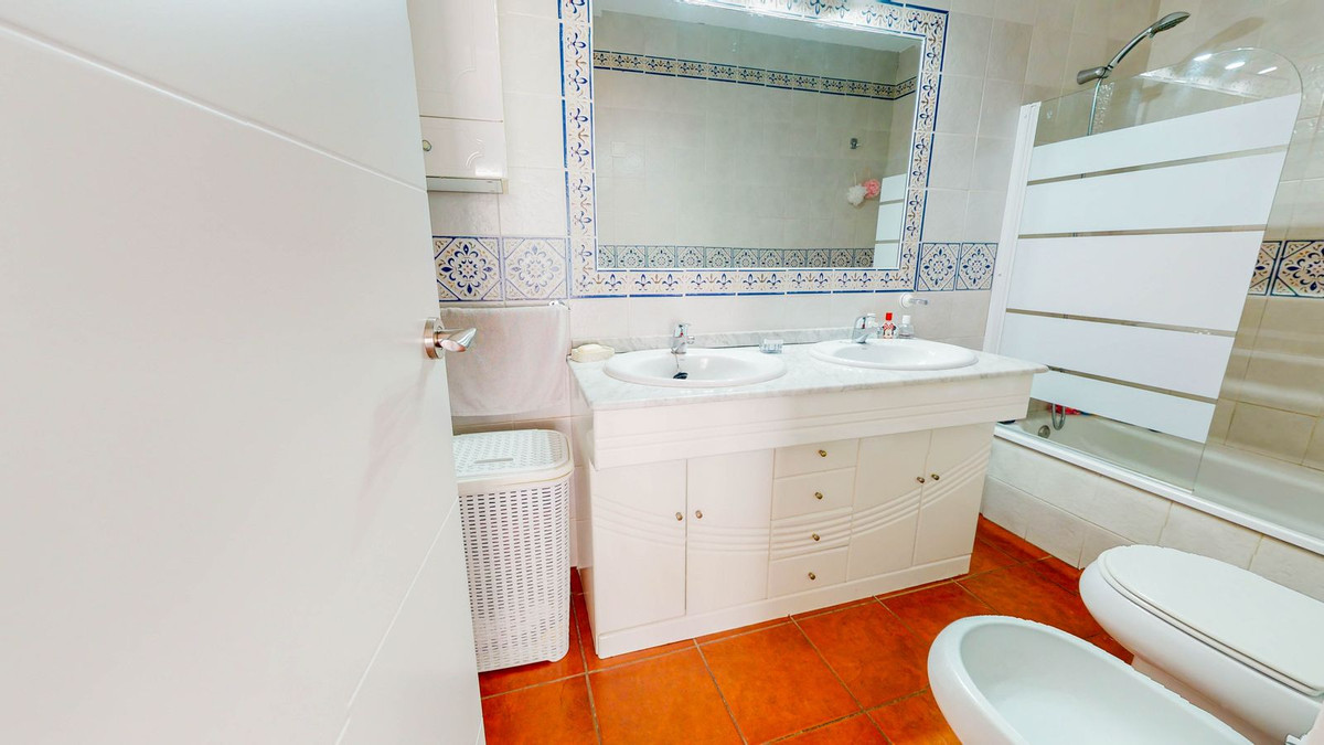 Se vende Pareada de 4 dormitorios en Costa Del Sol, Málaga, España