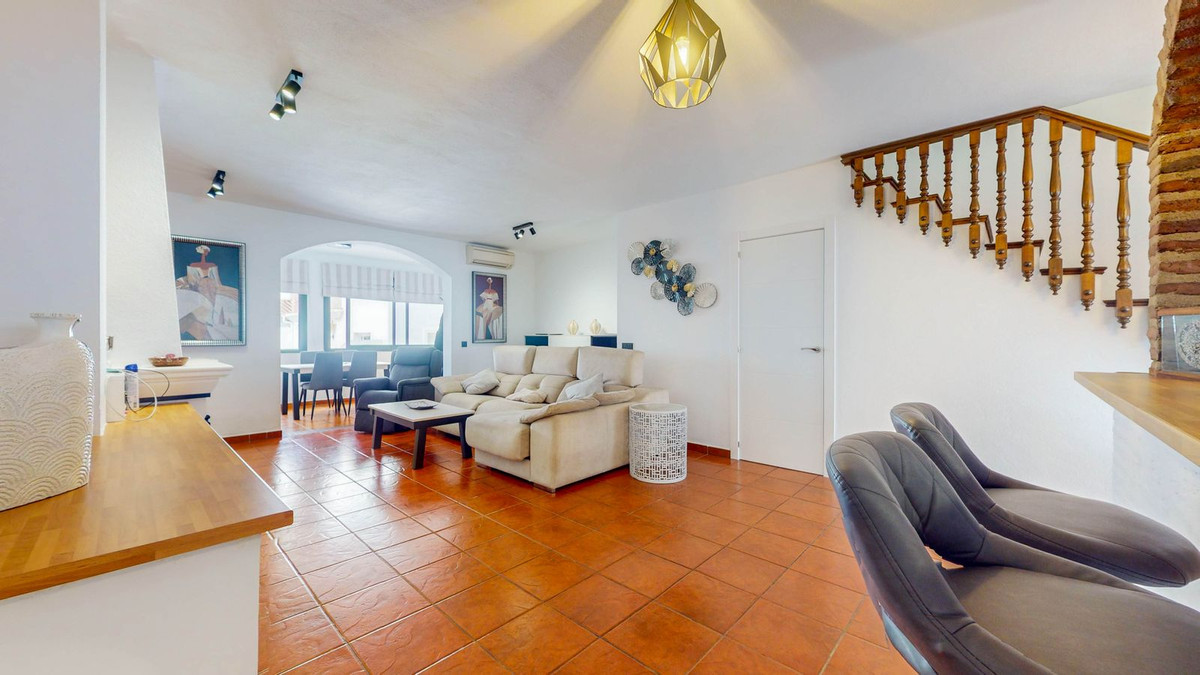Se vende Pareada de 4 dormitorios en Costa Del Sol, Málaga, España