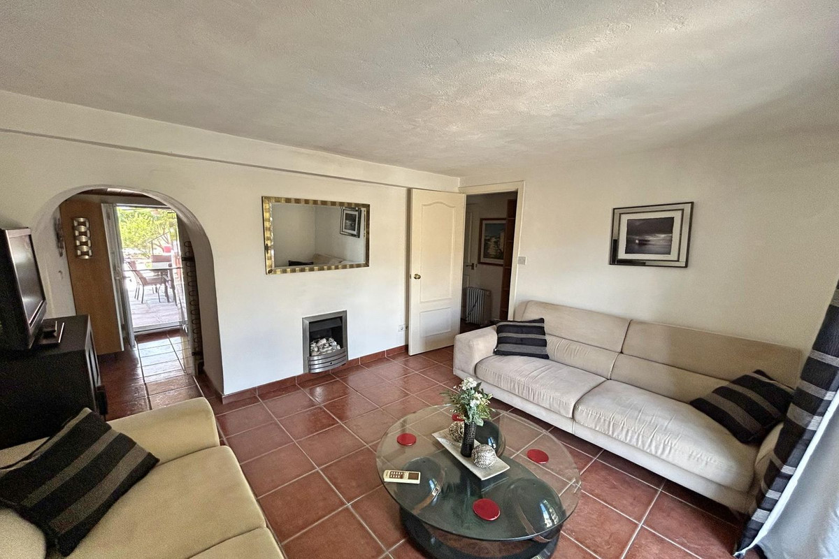 5 Bed Townhouse for sale in Coín Costa Del Sol, Málaga, Spain