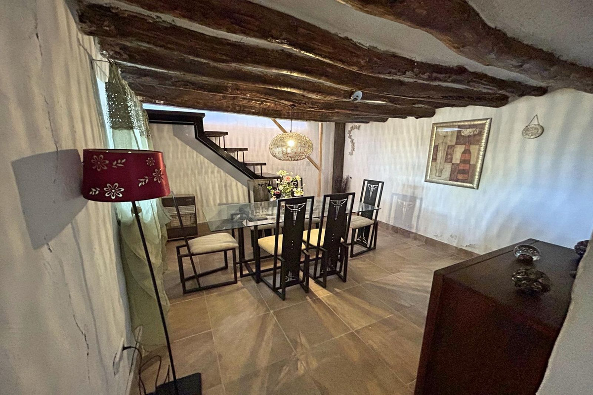 5 Bed Townhouse for sale in Coín Costa Del Sol, Málaga, Spain