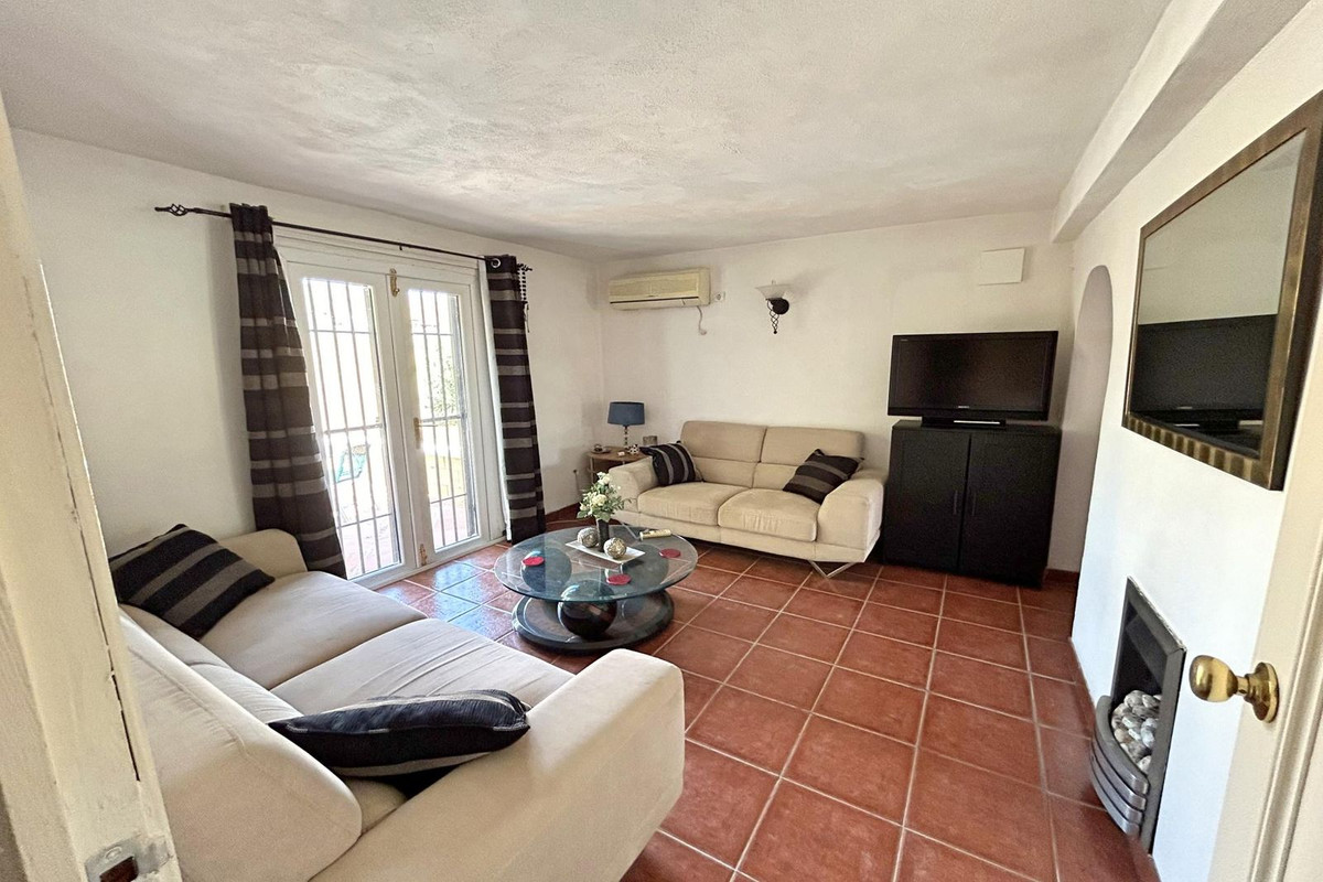 5 Bed Townhouse for sale in Coín Costa Del Sol, Málaga, Spain