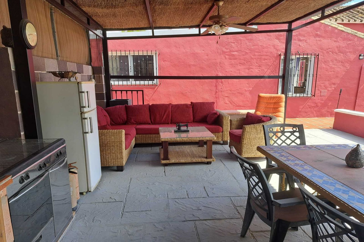 5 Bed Townhouse for sale in Coín Costa Del Sol, Málaga, Spain