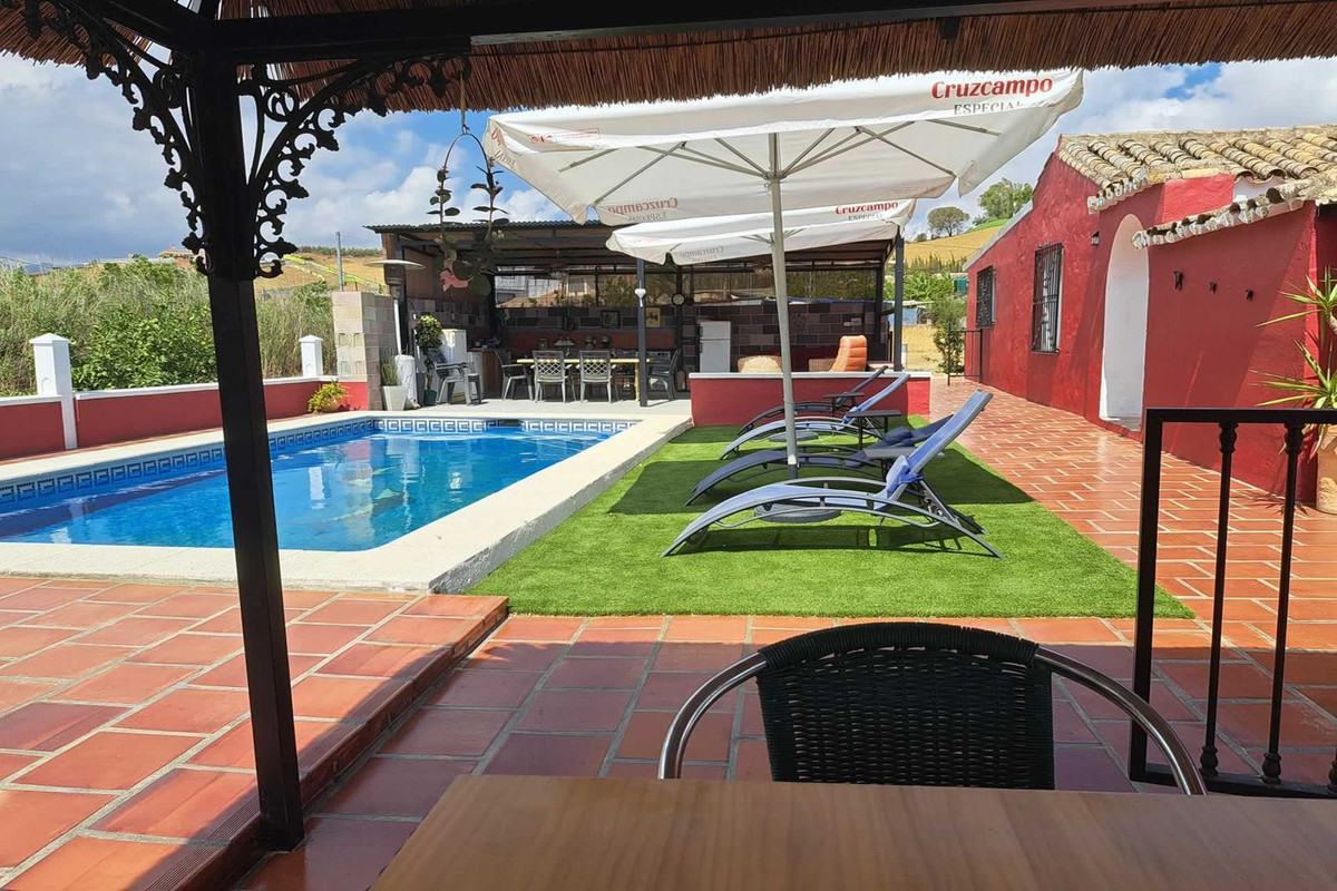 5 Bed Townhouse for sale in Coín Costa Del Sol, Málaga, Spain