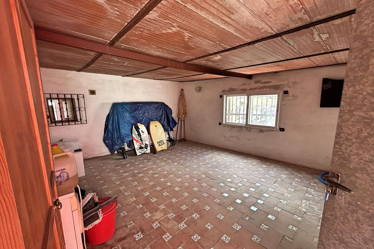 5 Bed Townhouse for sale in Coín Costa Del Sol, Málaga, Spain
