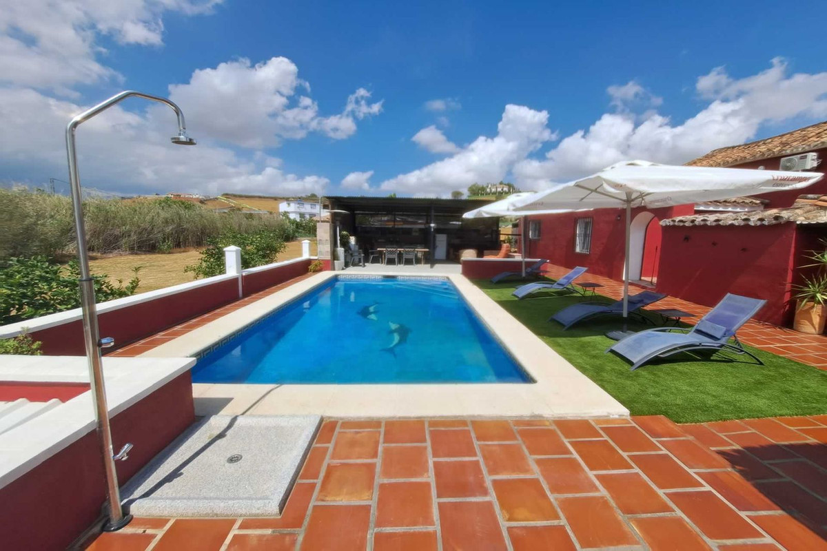 5 Bed Townhouse for sale in Coín Costa Del Sol, Málaga, Spain
