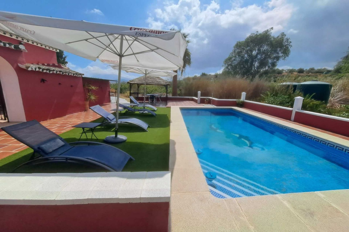 5 Bed Townhouse for sale in Coín Costa Del Sol, Málaga, Spain