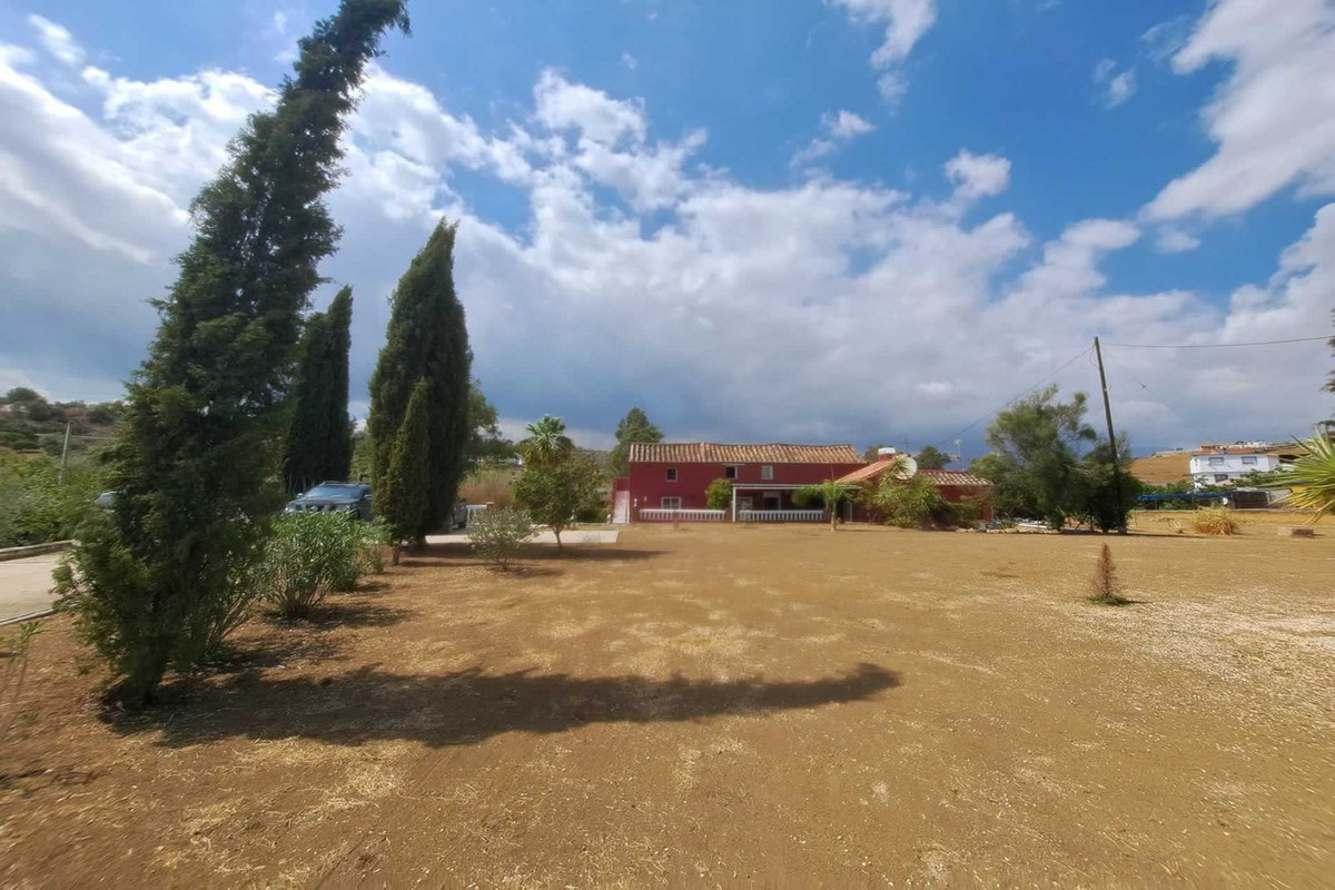 5 Bed Townhouse for sale in Coín Costa Del Sol, Málaga, Spain