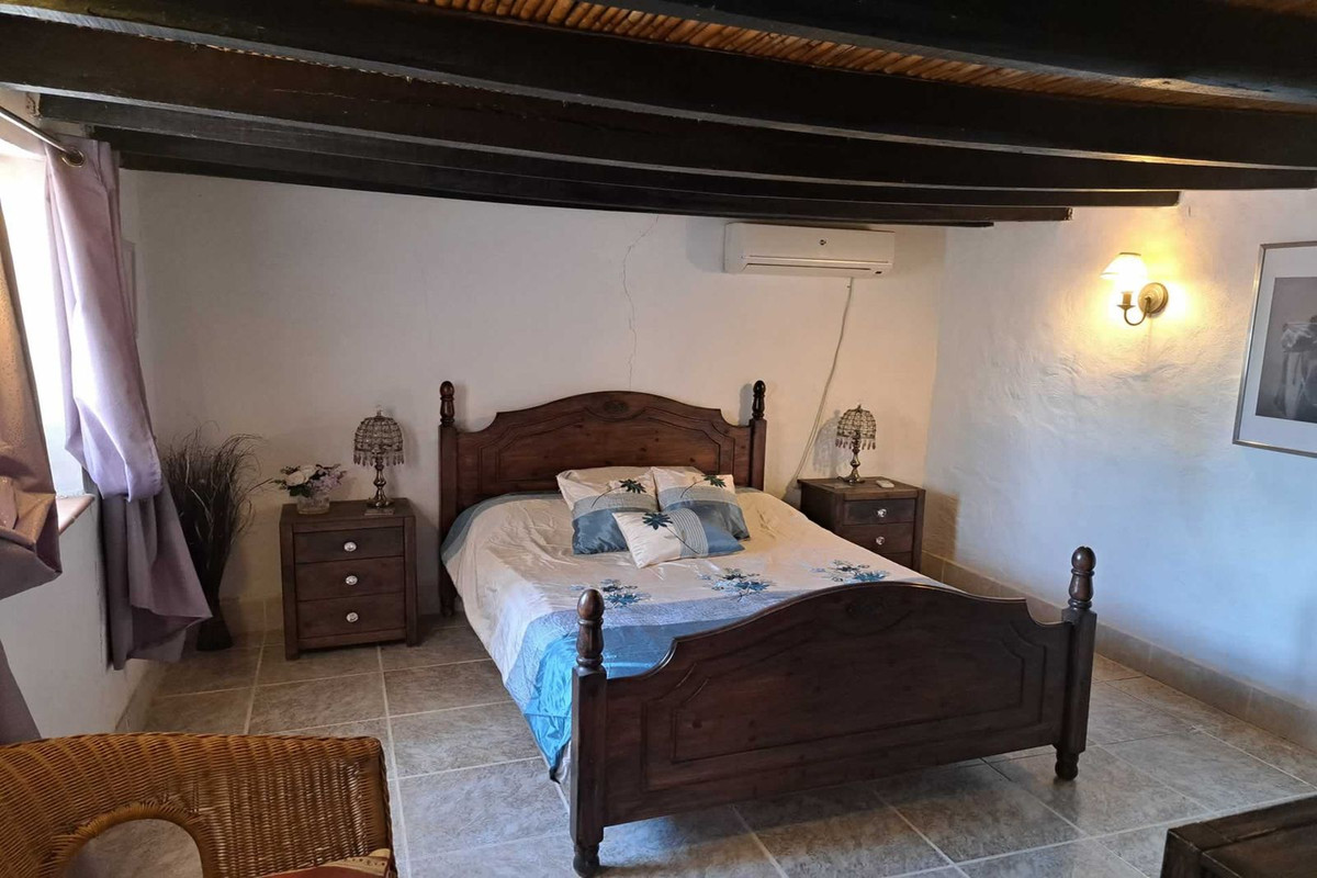 5 Bed Townhouse for sale in Coín Costa Del Sol, Málaga, Spain