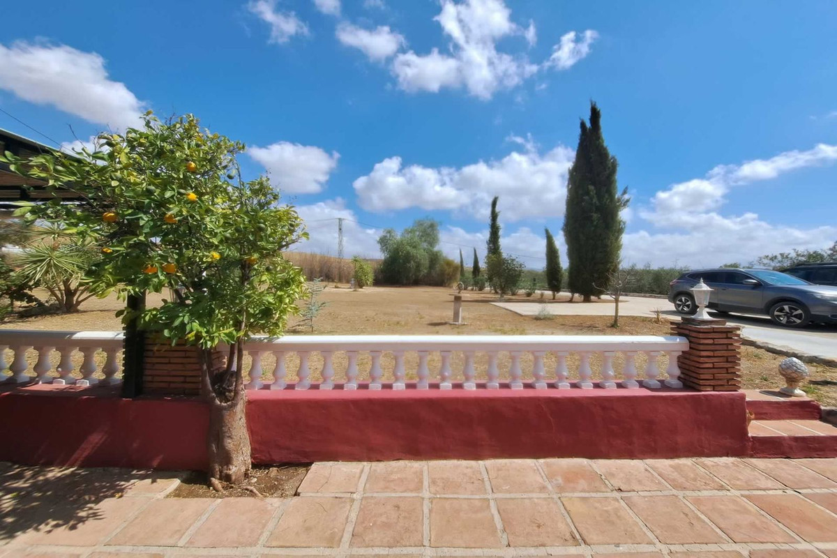 5 Bed Townhouse for sale in Coín Costa Del Sol, Málaga, Spain