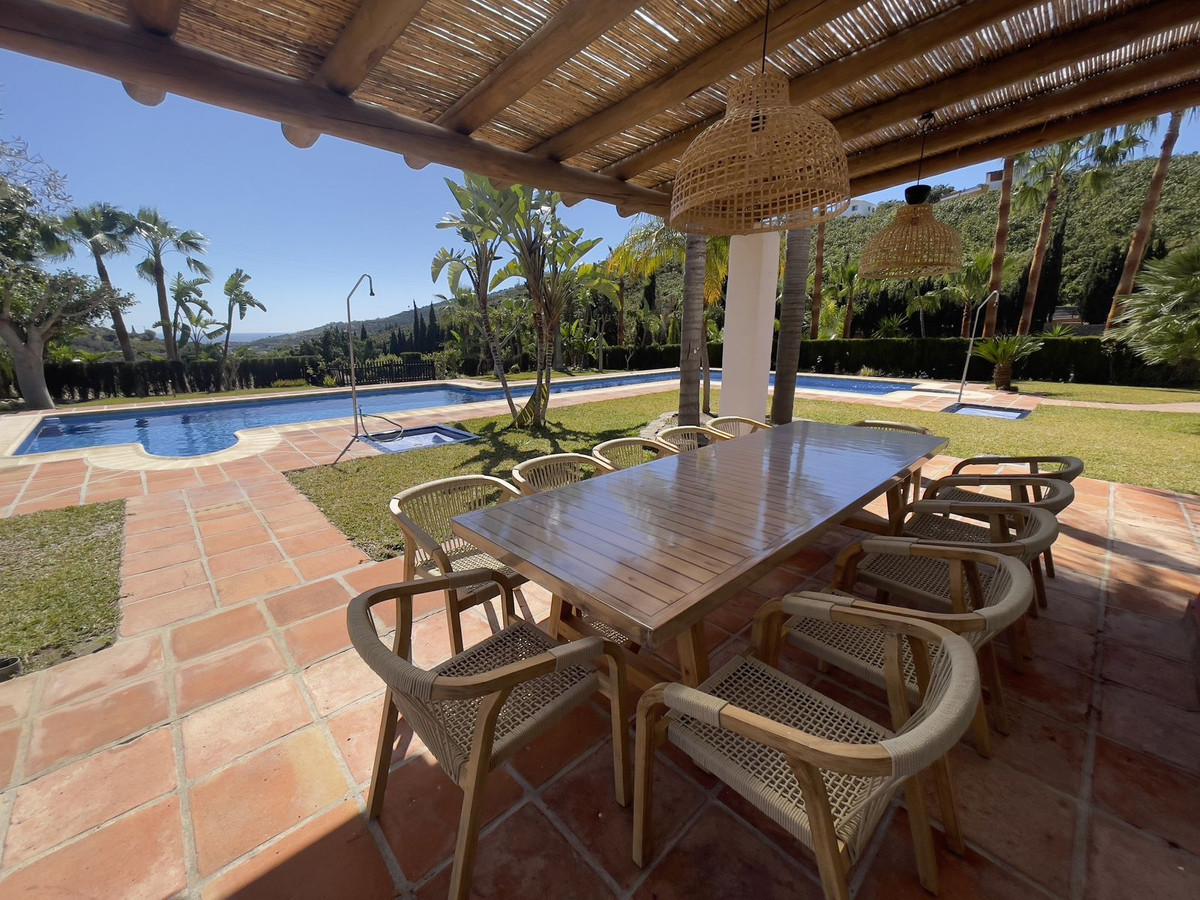 Se vende Villa - Chalet de 9 dormitorios en Costa Del Sol East, Málaga, España