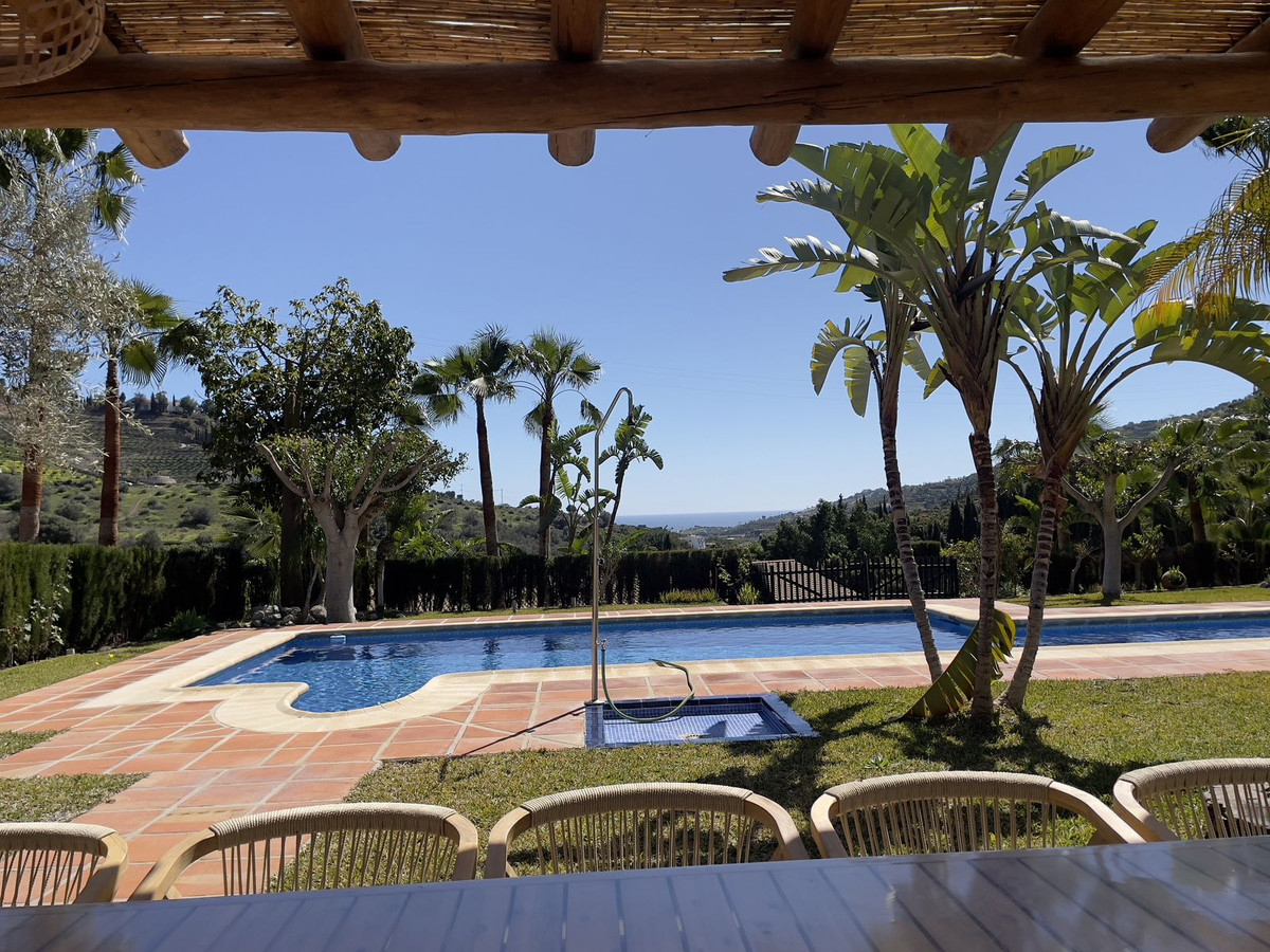 Se vende Villa - Chalet de 9 dormitorios en Costa Del Sol East, Málaga, España