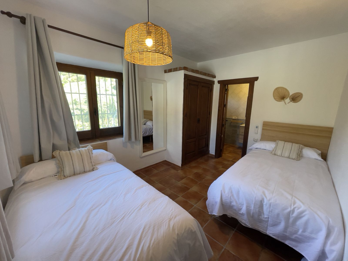 Se vende Villa - Chalet de 9 dormitorios en Costa Del Sol East, Málaga, España