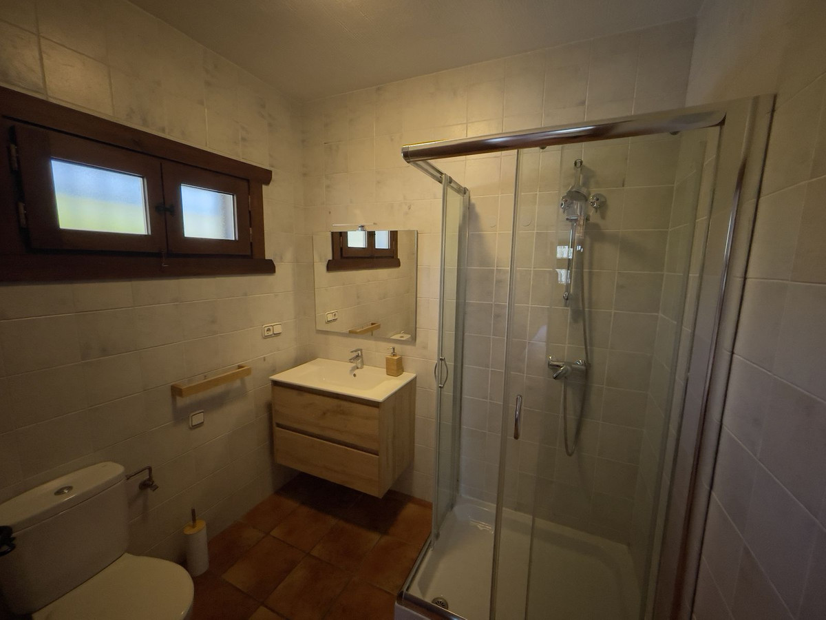 Se vende Villa - Chalet de 9 dormitorios en Costa Del Sol East, Málaga, España