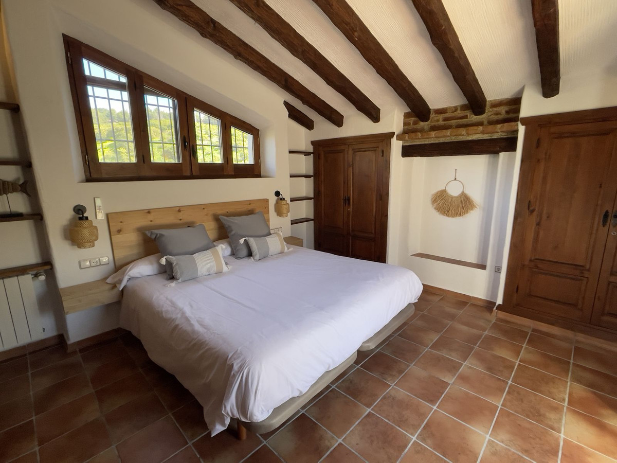 Se vende Villa - Chalet de 9 dormitorios en Costa Del Sol East, Málaga, España