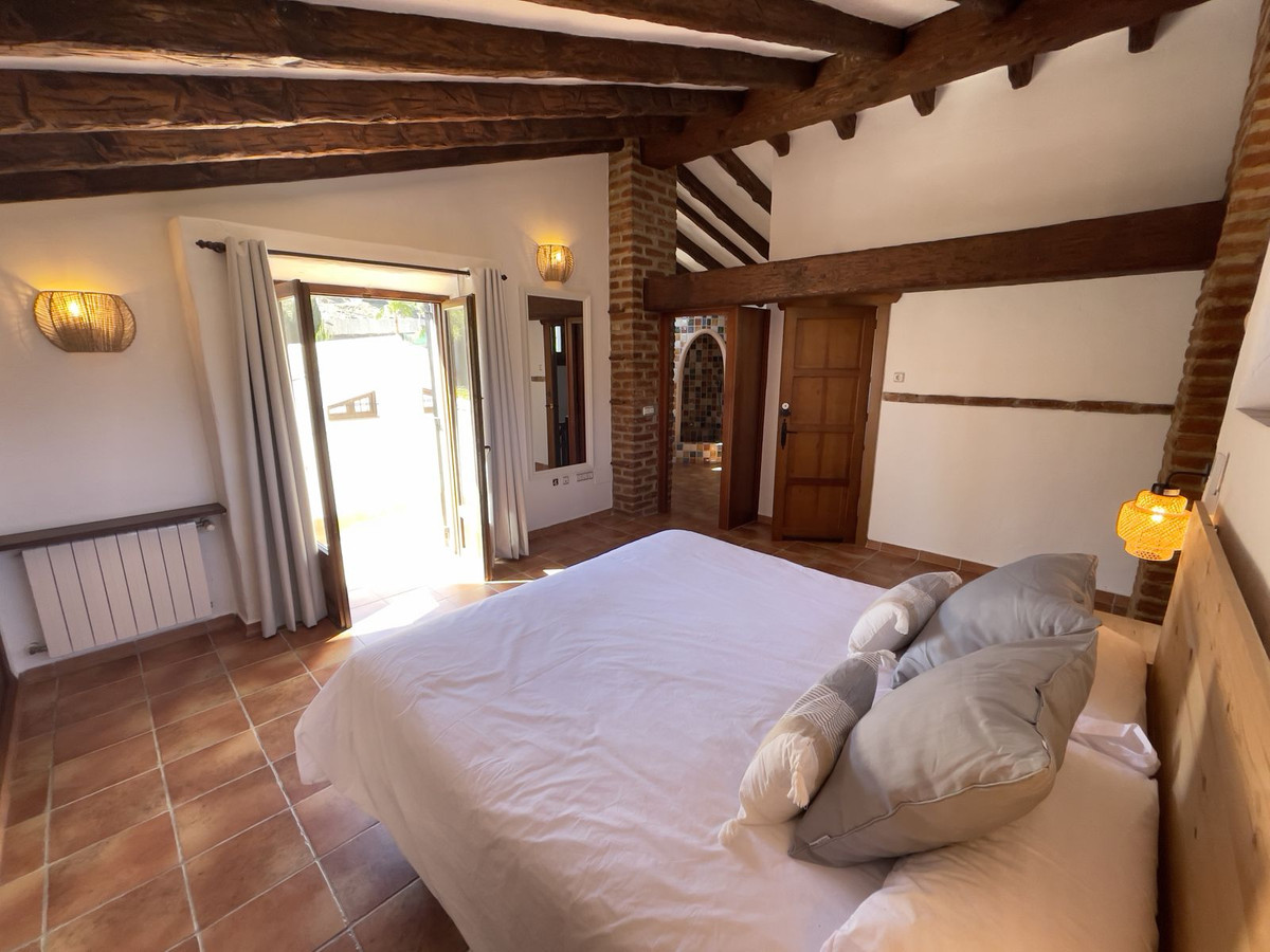 Se vende Villa - Chalet de 9 dormitorios en Costa Del Sol East, Málaga, España