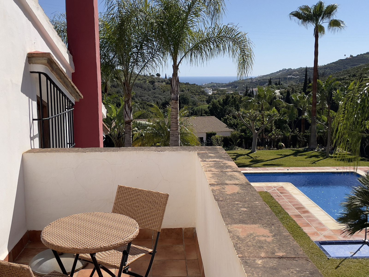 Se vende Villa - Chalet de 9 dormitorios en Costa Del Sol East, Málaga, España