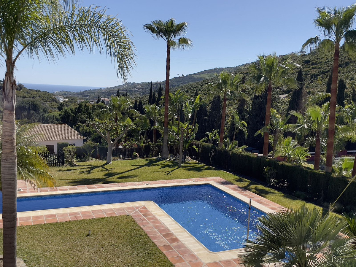 Se vende Villa - Chalet de 9 dormitorios en Costa Del Sol East, Málaga, España