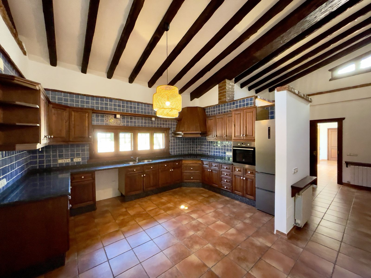 Se vende Villa - Chalet de 9 dormitorios en Costa Del Sol East, Málaga, España