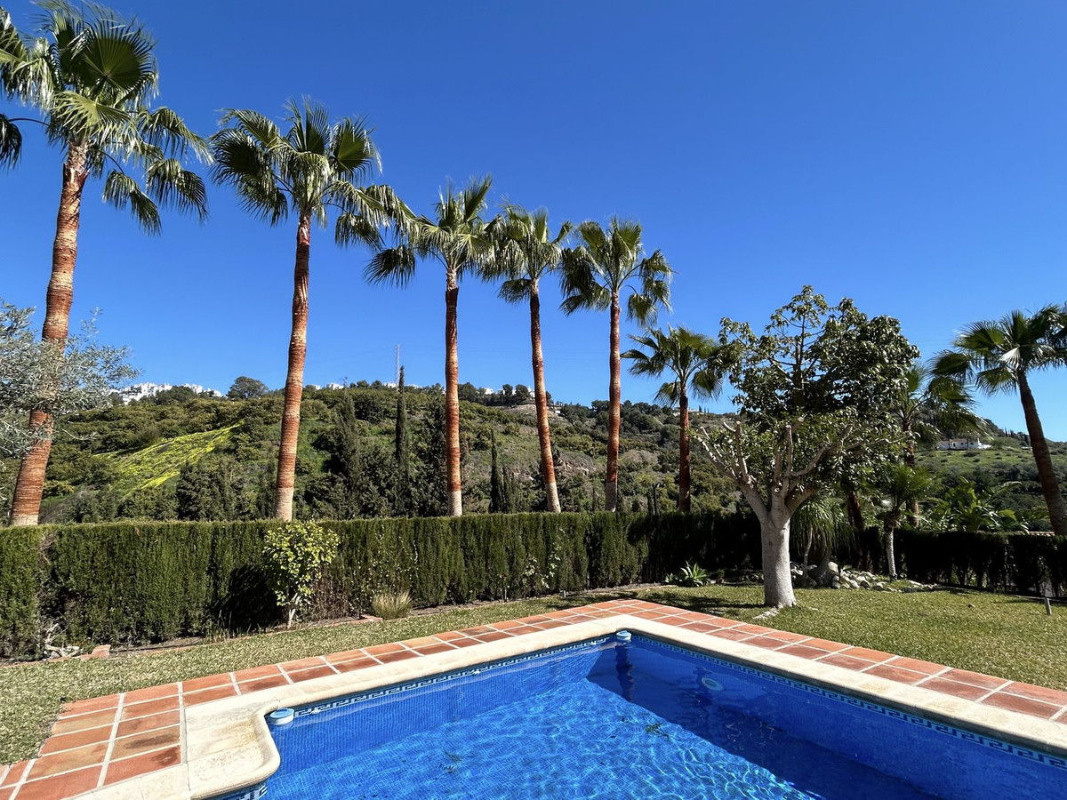 Se vende Villa - Chalet de 9 dormitorios en Costa Del Sol East, Málaga, España