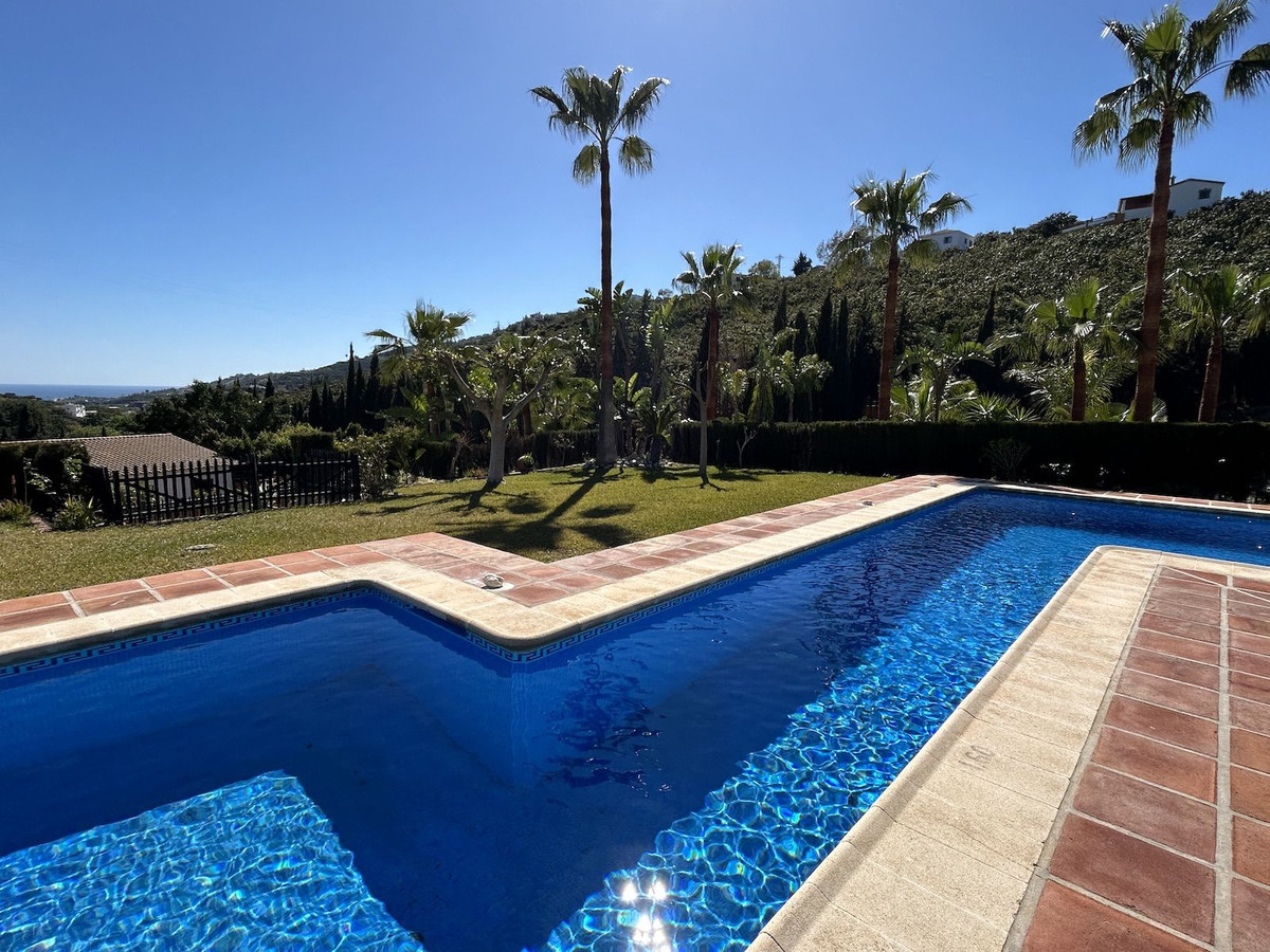Se vende Villa - Chalet de 9 dormitorios en Costa Del Sol East, Málaga, España
