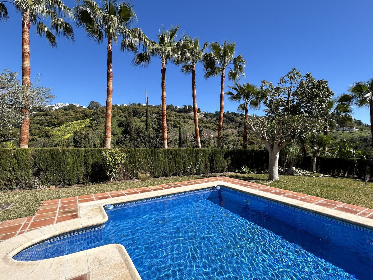 Se vende Villa - Chalet de 9 dormitorios en Costa Del Sol East, Málaga, España