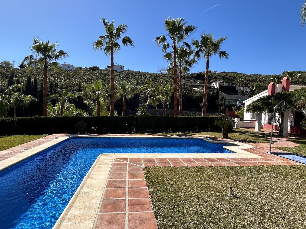 Se vende Villa - Chalet de 9 dormitorios en Costa Del Sol East, Málaga, España