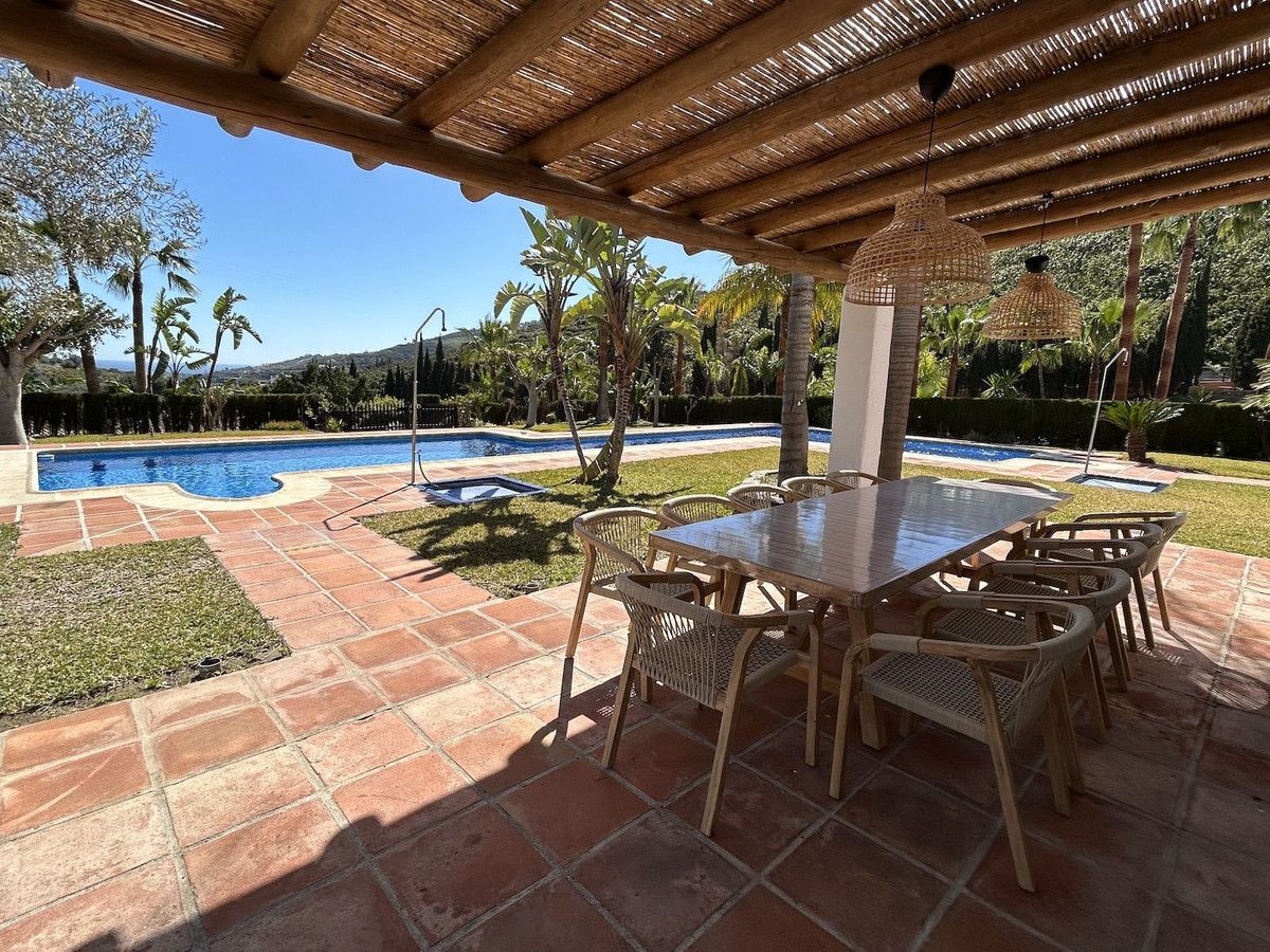 Se vende Villa - Chalet de 9 dormitorios en Costa Del Sol East, Málaga, España