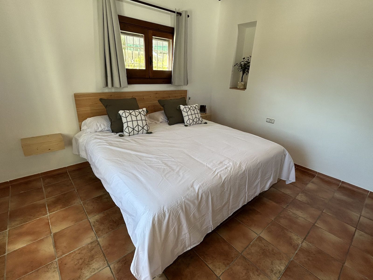 Se vende Villa - Chalet de 9 dormitorios en Costa Del Sol East, Málaga, España