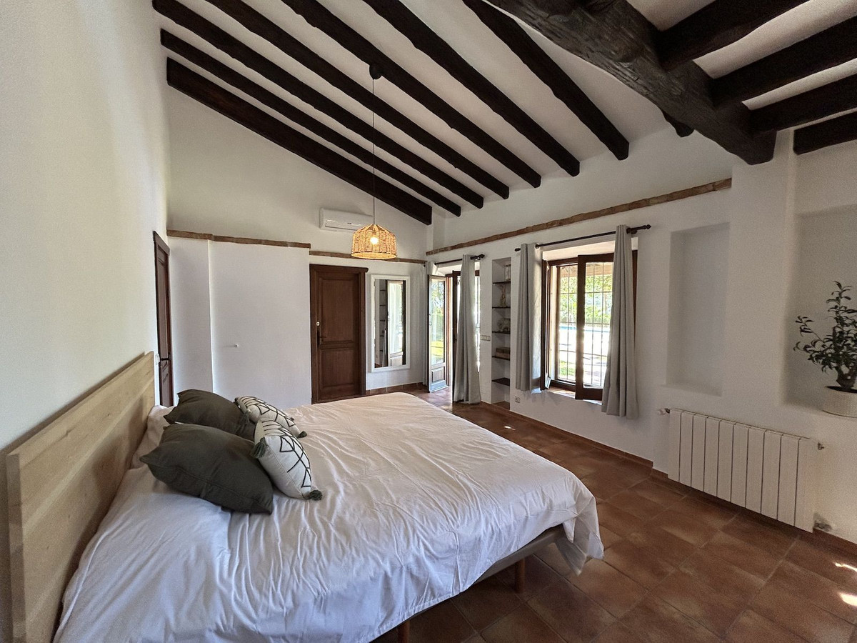 Se vende Villa - Chalet de 9 dormitorios en Costa Del Sol East, Málaga, España