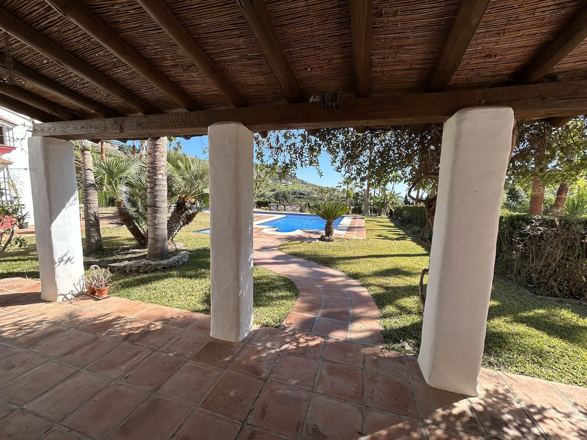 Se vende Villa - Chalet de 9 dormitorios en Costa Del Sol East, Málaga, España