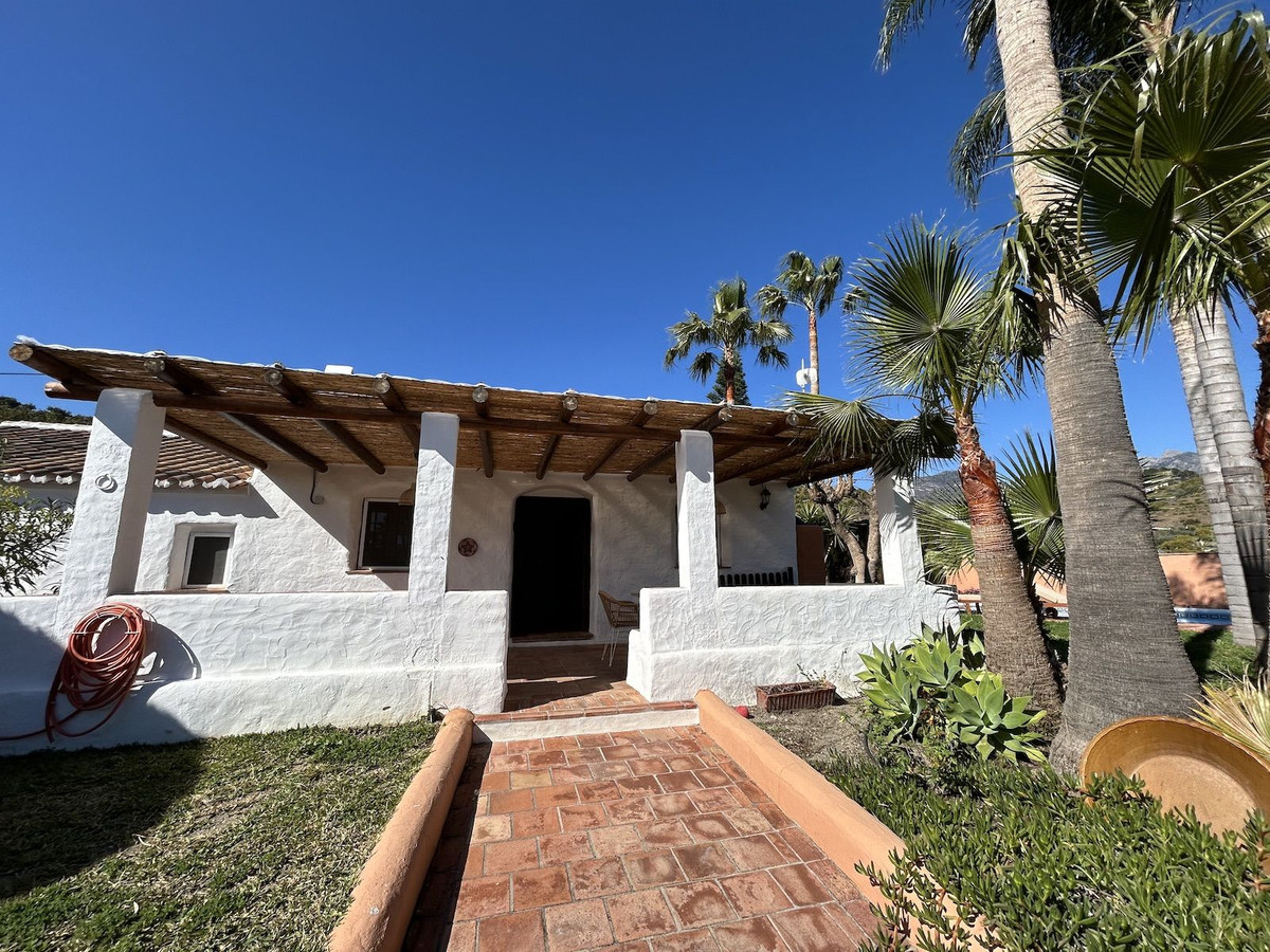 Se vende Villa - Chalet de 9 dormitorios en Costa Del Sol East, Málaga, España