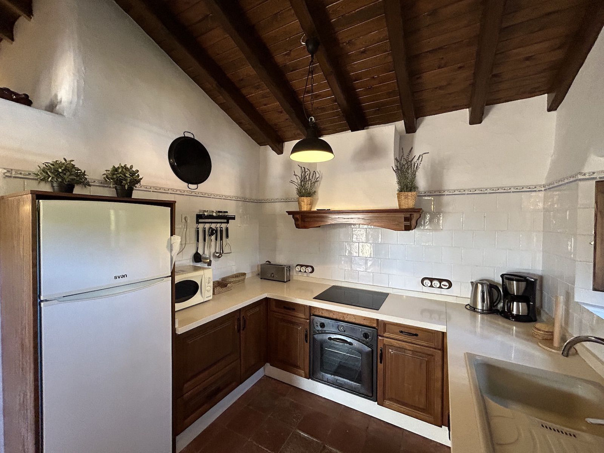 Se vende Villa - Chalet de 9 dormitorios en Costa Del Sol East, Málaga, España