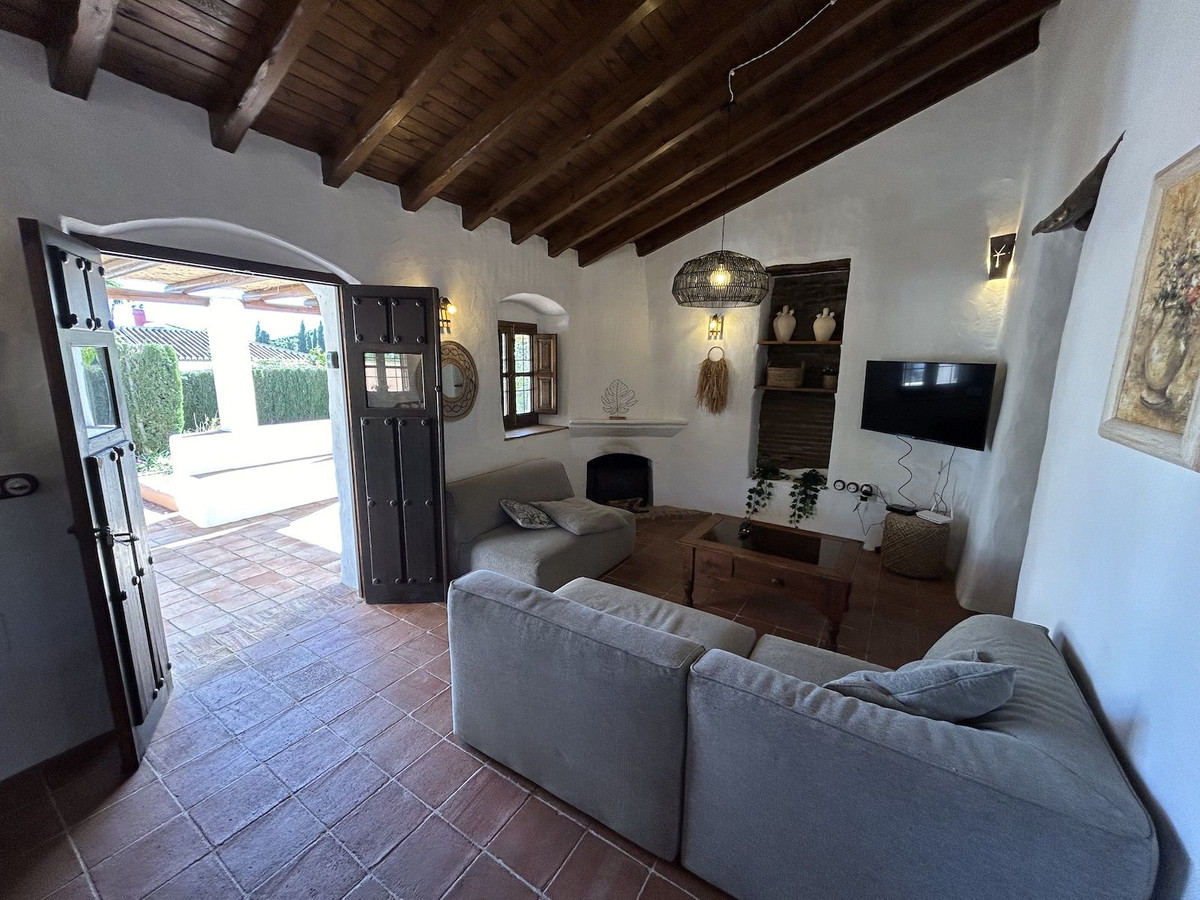 Se vende Villa - Chalet de 9 dormitorios en Costa Del Sol East, Málaga, España
