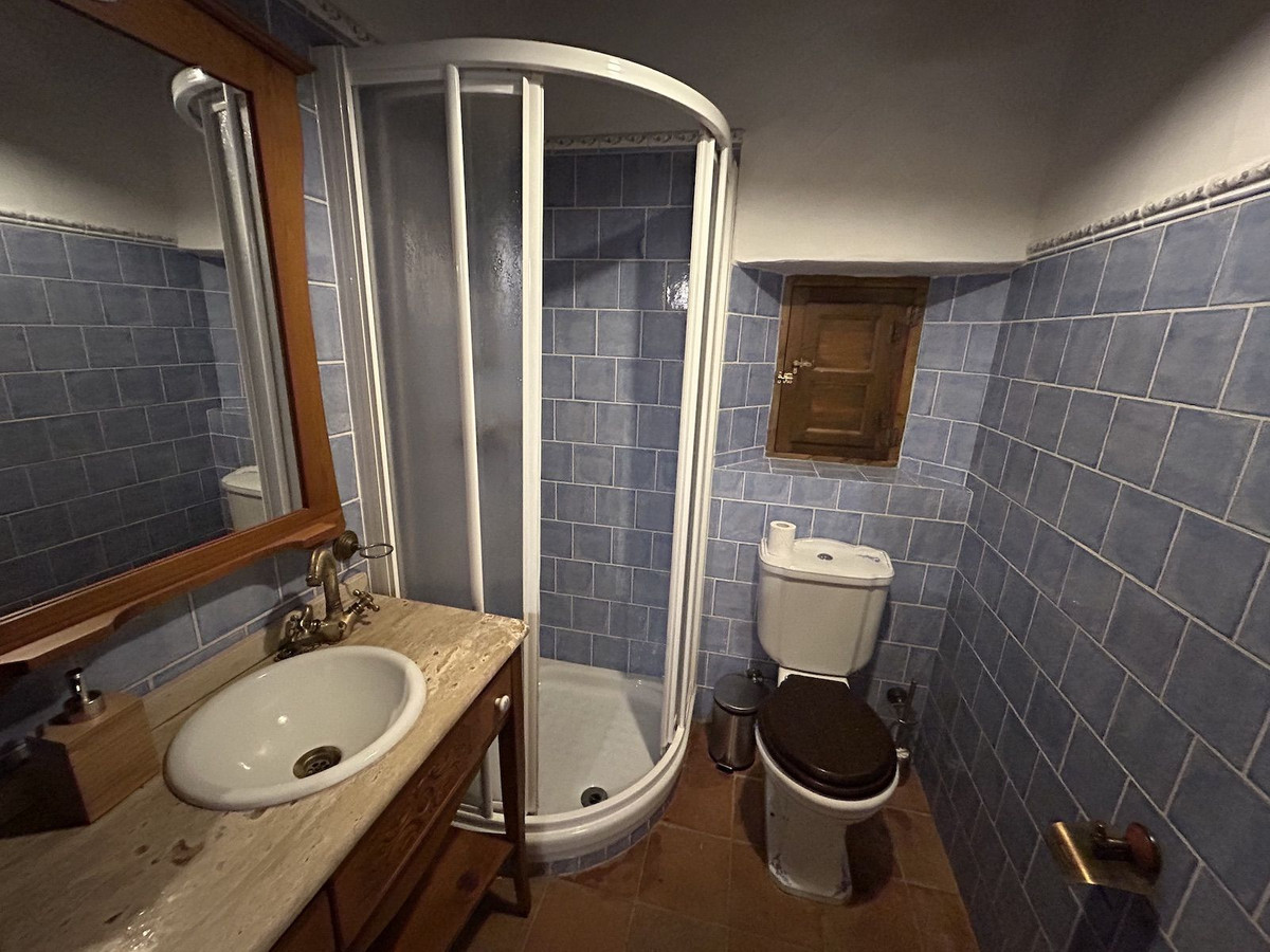 Se vende Villa - Chalet de 9 dormitorios en Costa Del Sol East, Málaga, España