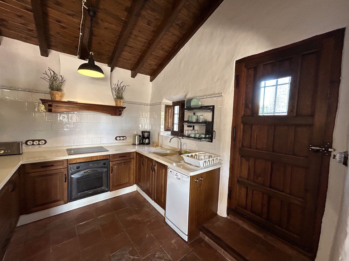 Se vende Villa - Chalet de 9 dormitorios en Costa Del Sol East, Málaga, España