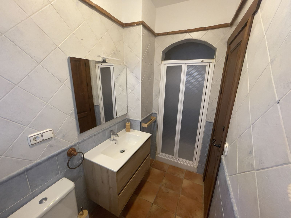 Se vende Villa - Chalet de 9 dormitorios en Costa Del Sol East, Málaga, España