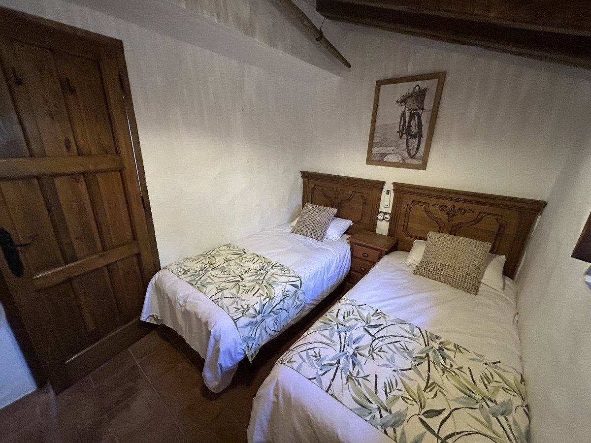 Se vende Villa - Chalet de 9 dormitorios en Costa Del Sol East, Málaga, España