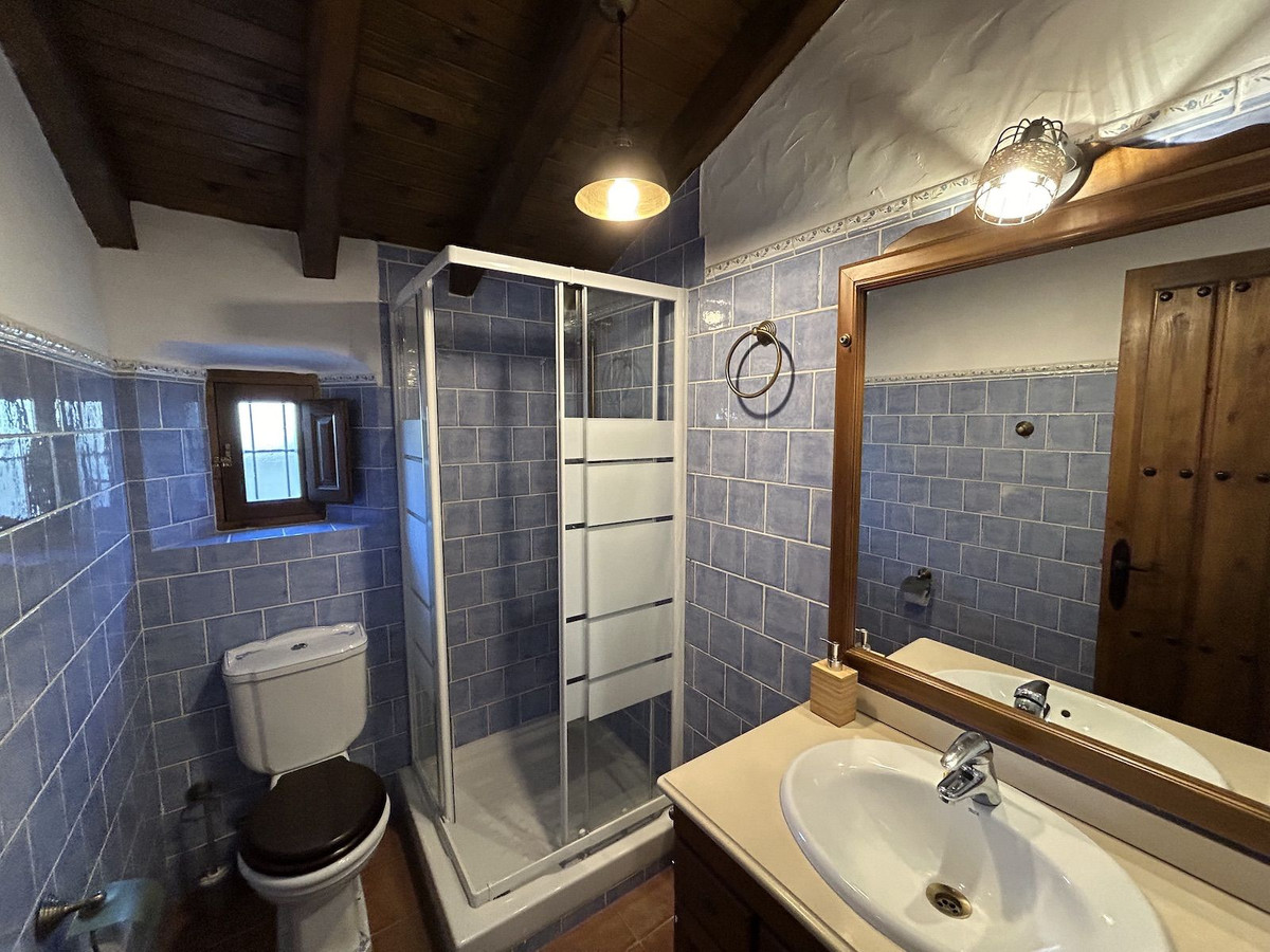 Se vende Villa - Chalet de 9 dormitorios en Costa Del Sol East, Málaga, España