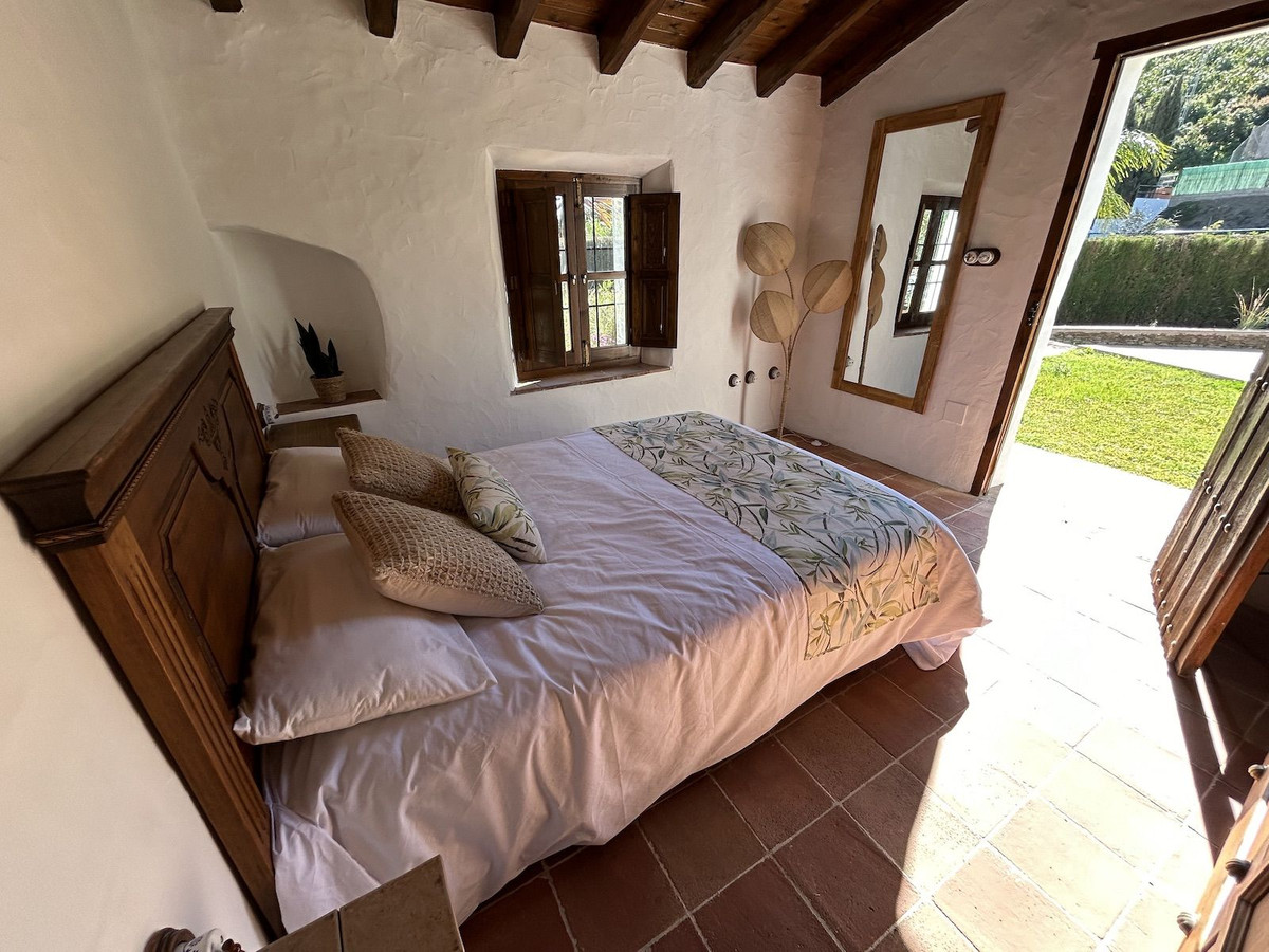 Se vende Villa - Chalet de 9 dormitorios en Costa Del Sol East, Málaga, España