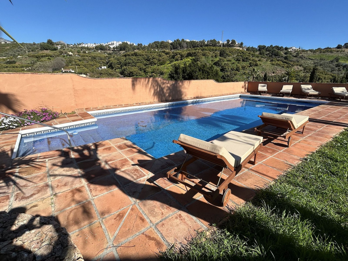 Se vende Villa - Chalet de 9 dormitorios en Costa Del Sol East, Málaga, España
