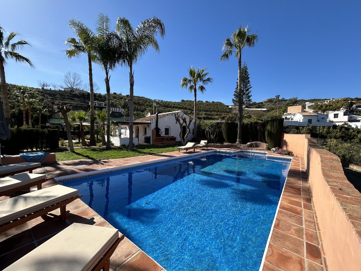 Se vende Villa - Chalet de 9 dormitorios en Costa Del Sol East, Málaga, España