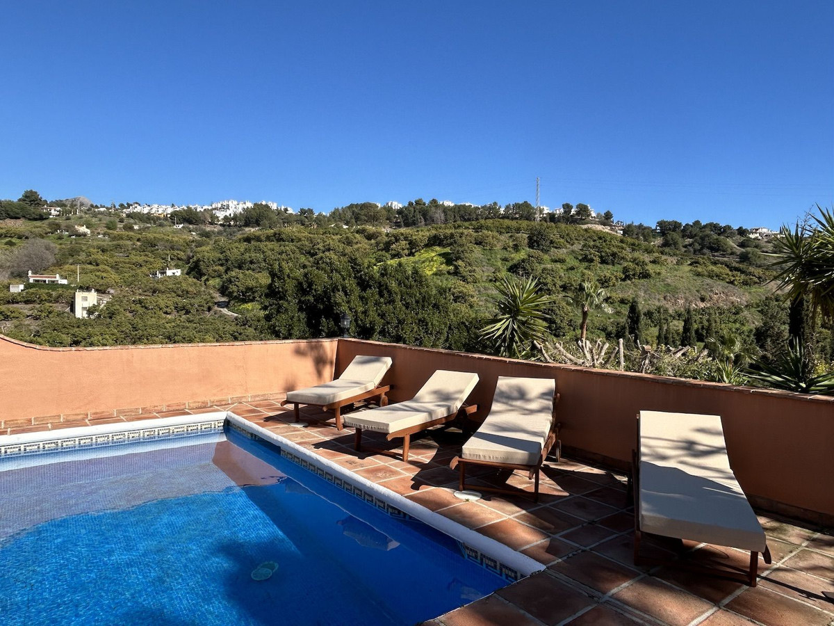 Se vende Villa - Chalet de 9 dormitorios en Costa Del Sol East, Málaga, España