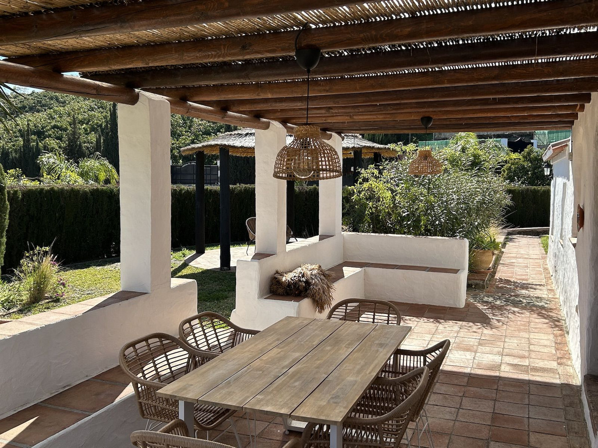 Se vende Villa - Chalet de 9 dormitorios en Costa Del Sol East, Málaga, España