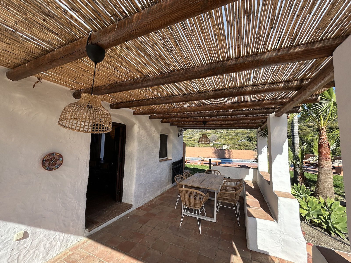 Se vende Villa - Chalet de 9 dormitorios en Costa Del Sol East, Málaga, España