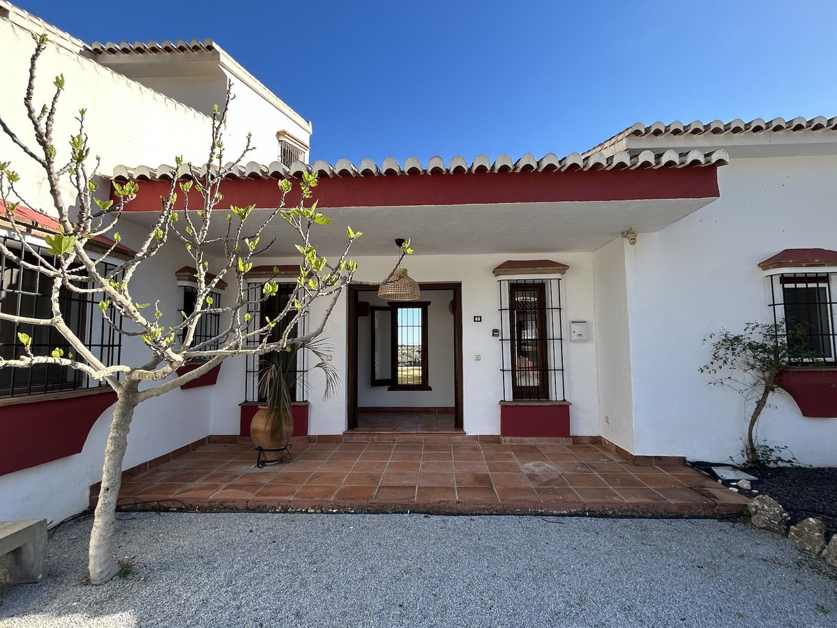 Se vende Villa - Chalet de 9 dormitorios en Costa Del Sol East, Málaga, España