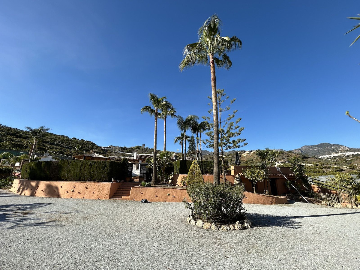 Se vende Villa - Chalet de 9 dormitorios en Costa Del Sol East, Málaga, España