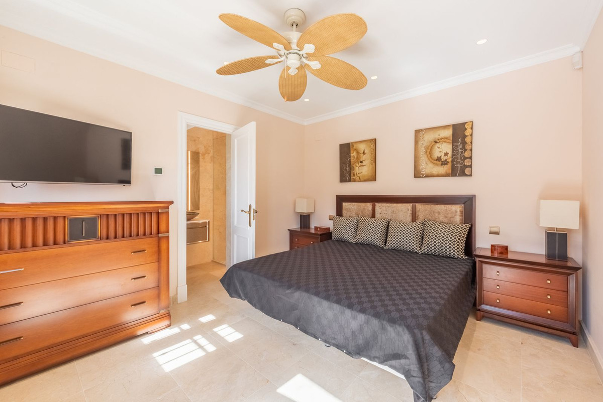 Se vende Villa - Chalet de 6 dormitorios en Costa Del Sol, Málaga, España