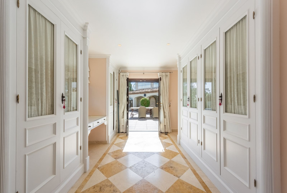 Se vende Villa - Chalet de 6 dormitorios en Costa Del Sol, Málaga, España