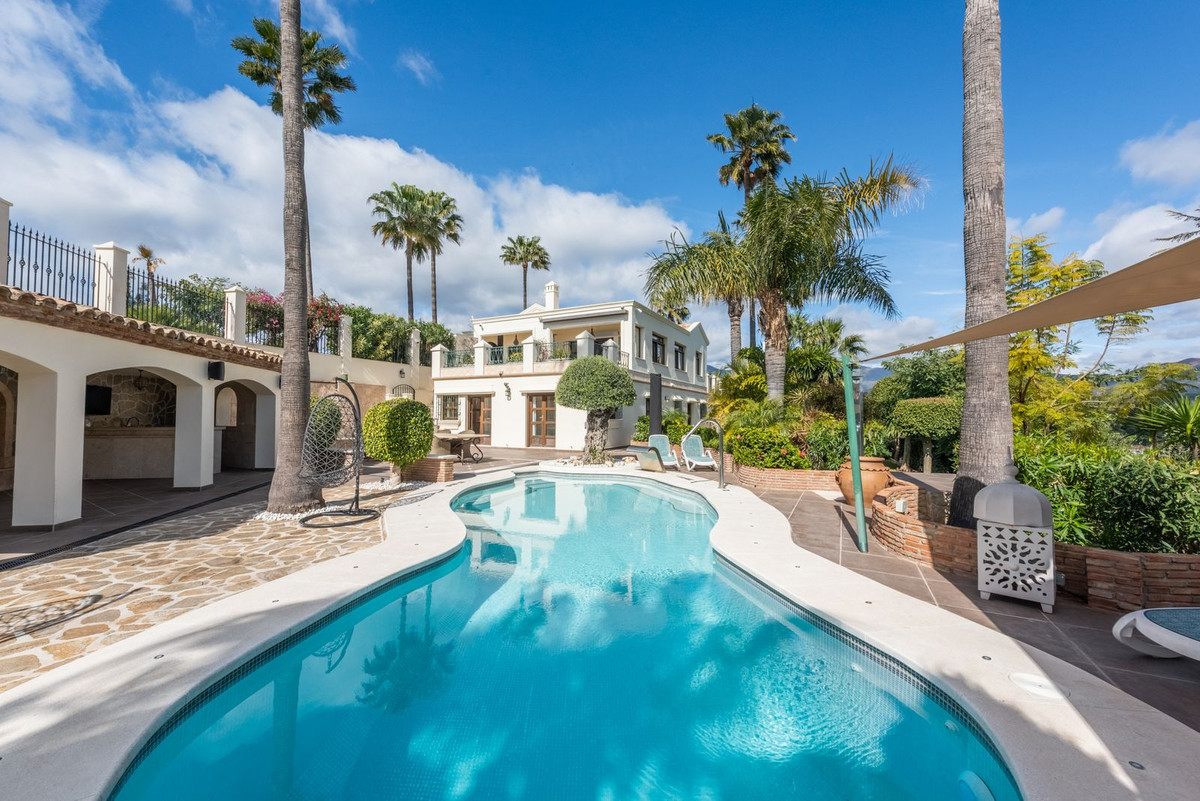 Se vende Villa - Chalet de 6 dormitorios en Costa Del Sol, Málaga, España