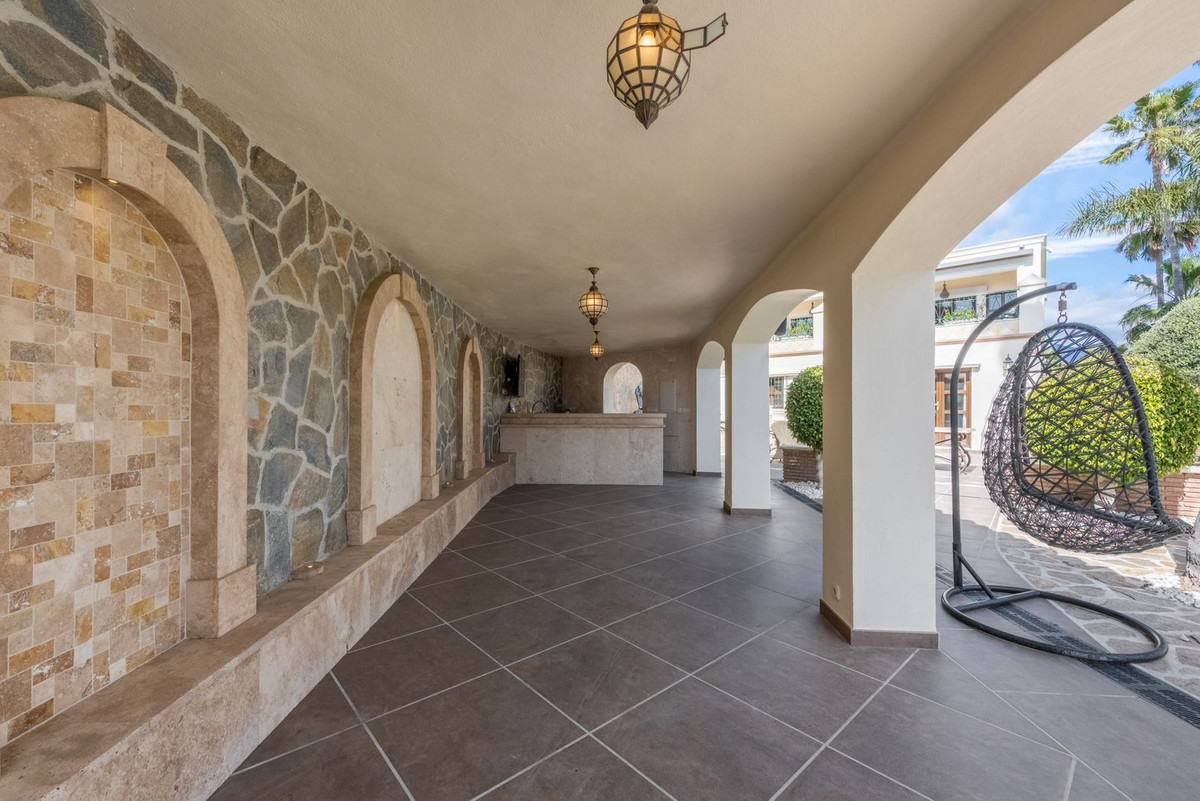 Se vende Villa - Chalet de 6 dormitorios en Costa Del Sol, Málaga, España